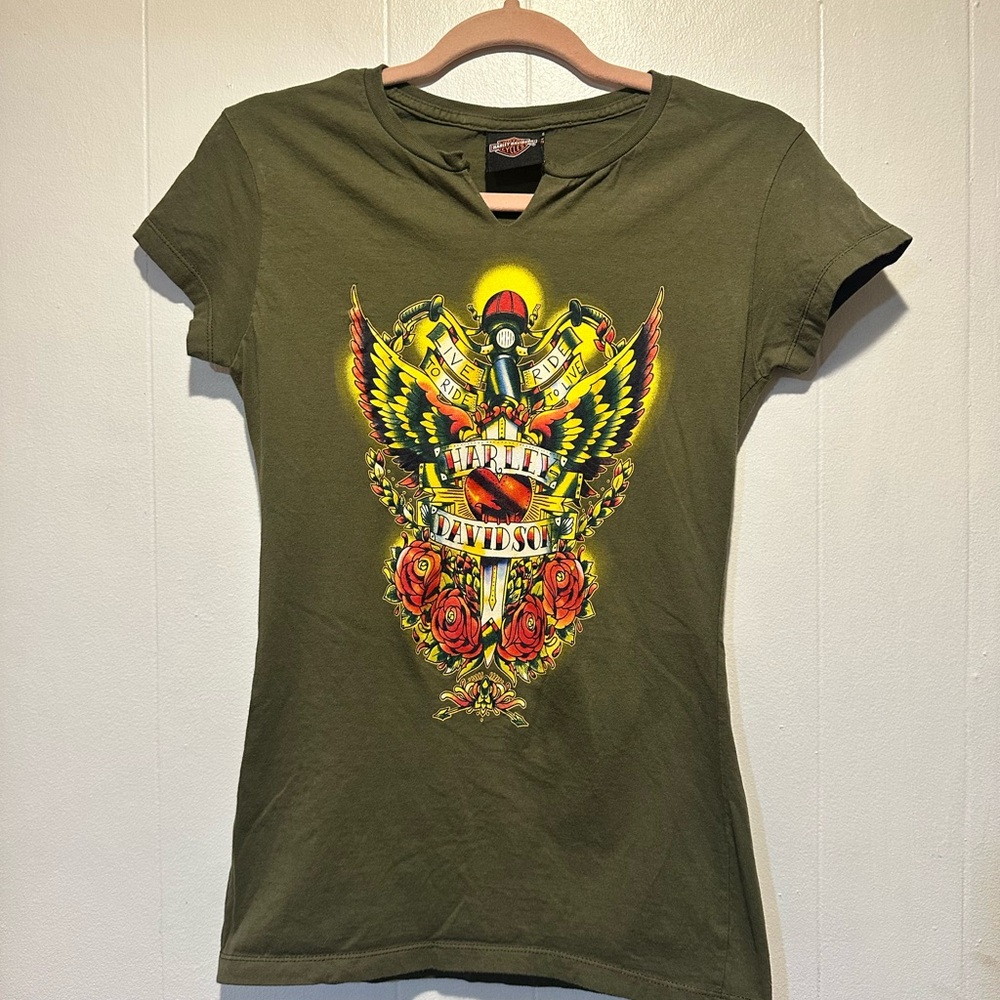 Harley Davidson women’s t shirt size s
Ed Hardy vibes